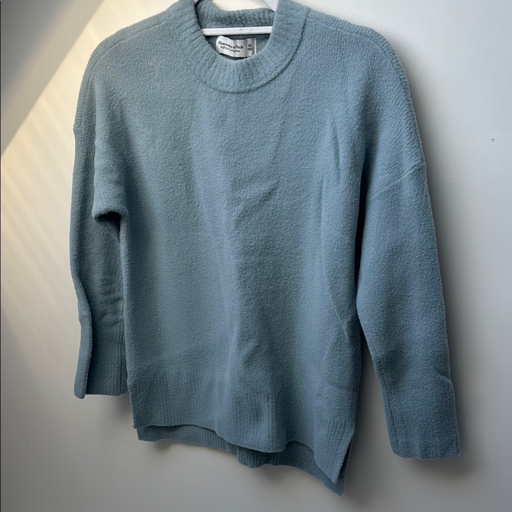 Abercrombie Cozy Blue Sweater NWOT